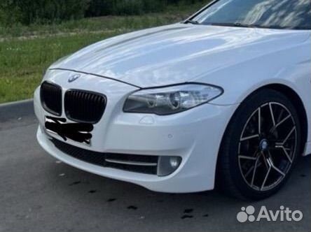 Передний бампер на BMW F10 в сборе