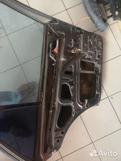 Дверь задняя левая w124