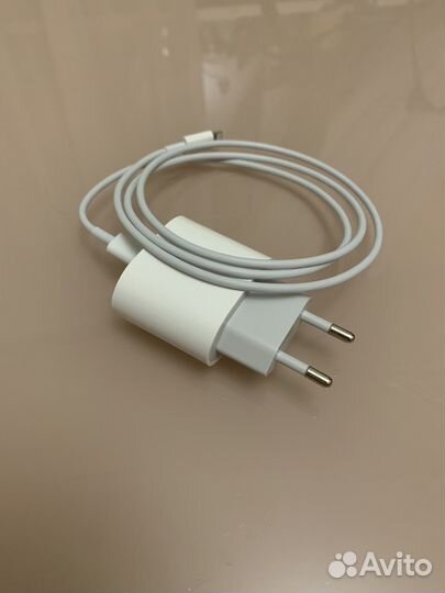 Быстрая зарядка для iPhone 20w