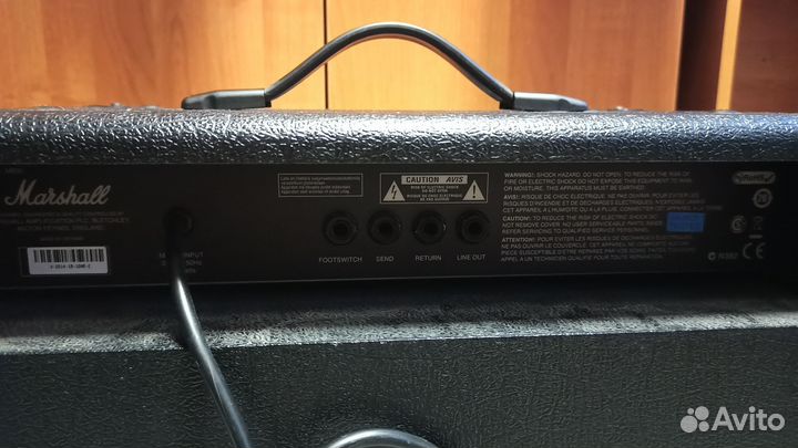 Басовый комбоусилитель Marshall MB30