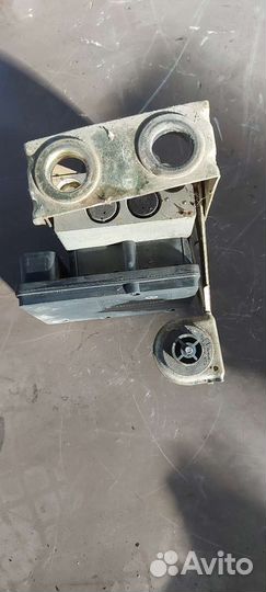 Блок ABS на Volkswagen Touareg
