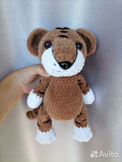 Вязанная плюшевая игрушка Тигр ручная работа