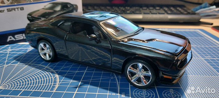 Dodge challenger SRT 8 2008 - масштаб 1:24