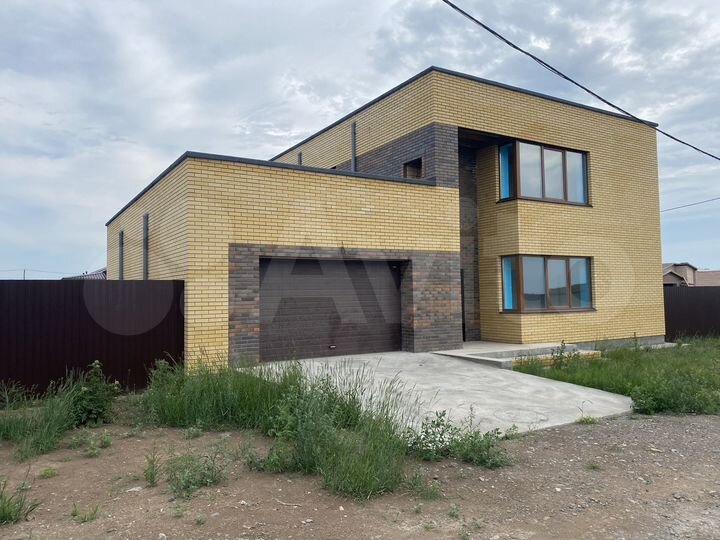 Коттедж 238 м² на участке 10 сот.