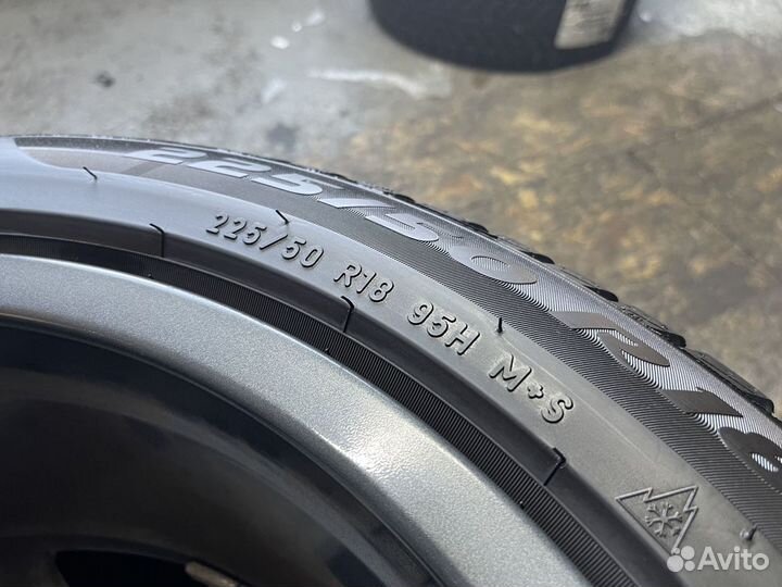 Pirelli Winter Sottozero 3 225/50 R18 95H