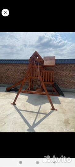 Детский домик из дерева