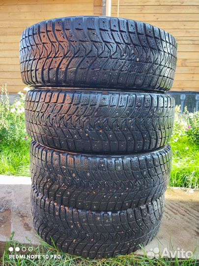 Michelin X-Ice North 3 215/60 R16