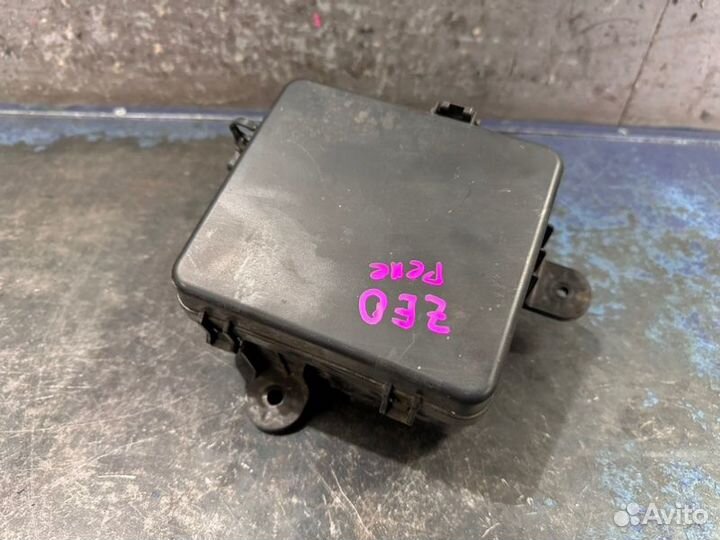 Блок предохранителей Nissan Leaf ZE0 EM61