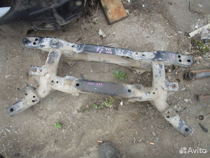 Подрамник задний Toyota RAV4