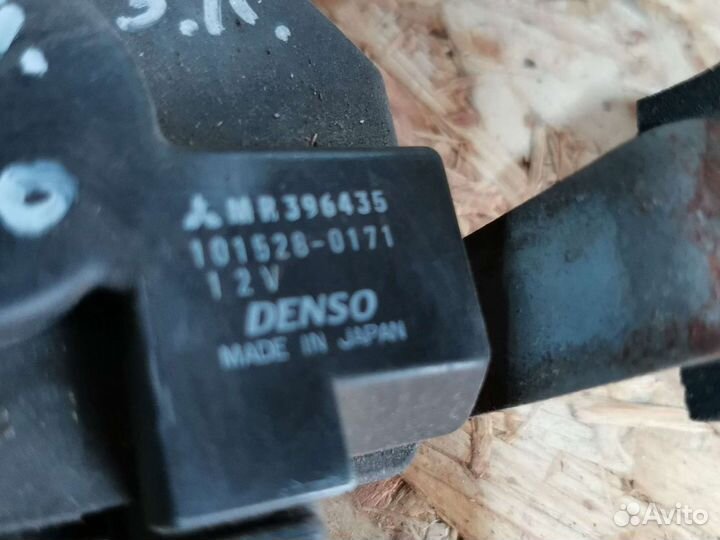 Замок двери Митсубиси Лансер 6-7