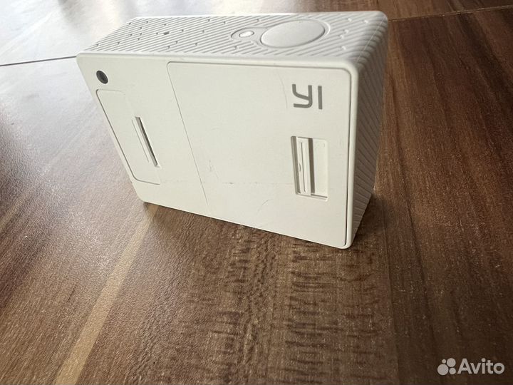Экшн камера Xiaomi YI