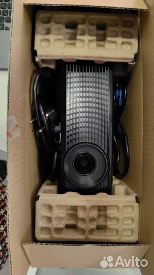 Проектор и экран новые