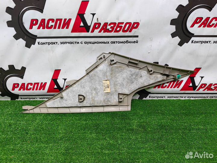 Накладка на стойку задняя левая Toyota Camry 2007