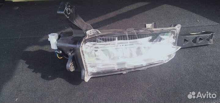 Противотуманная фара (правая) Lexus NX, как новая