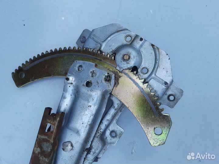 Стеклоподъемник передний правый Daewoo Matiz