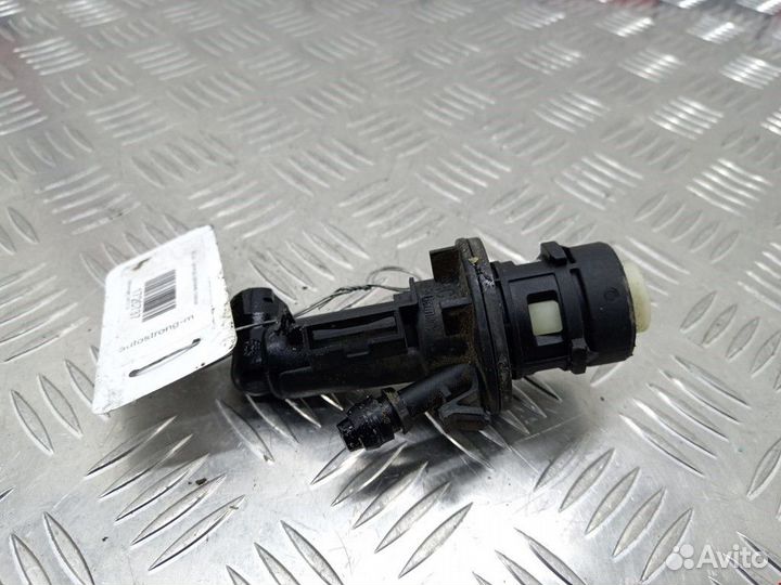 Цилиндр сцепления главный Volkswagen Golf 5 2008