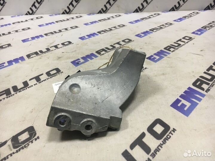 Кронштейн опоры двигателя Ниссан Примера П12