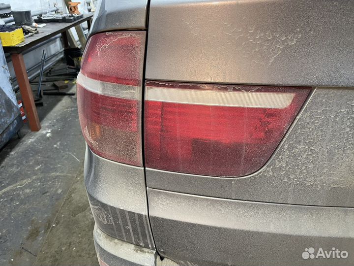 Продам задние фары BMW X5 e70