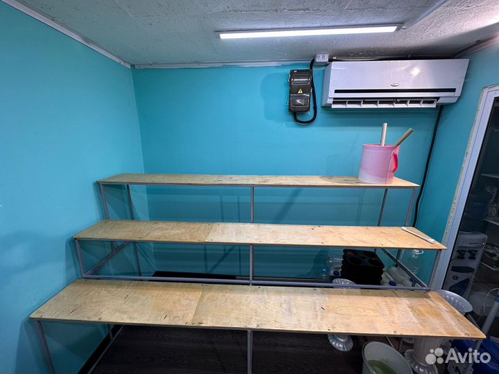 Полка под цветы напольная