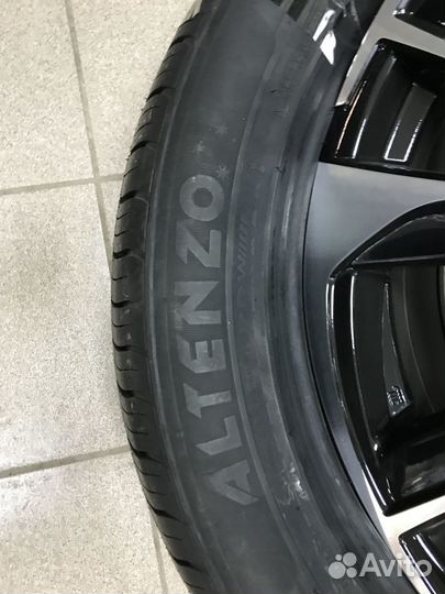 Комплект колес на LC200 R20 5*150
