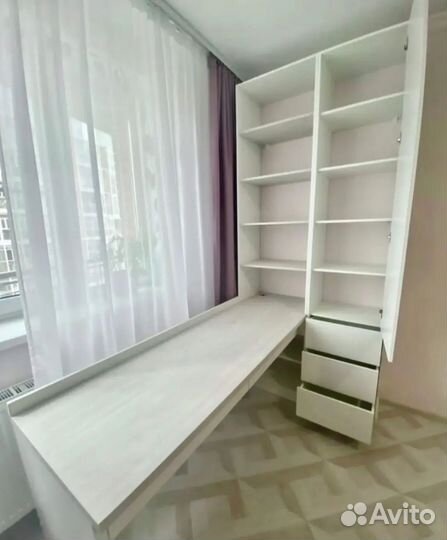 Письменный стол со шкафом