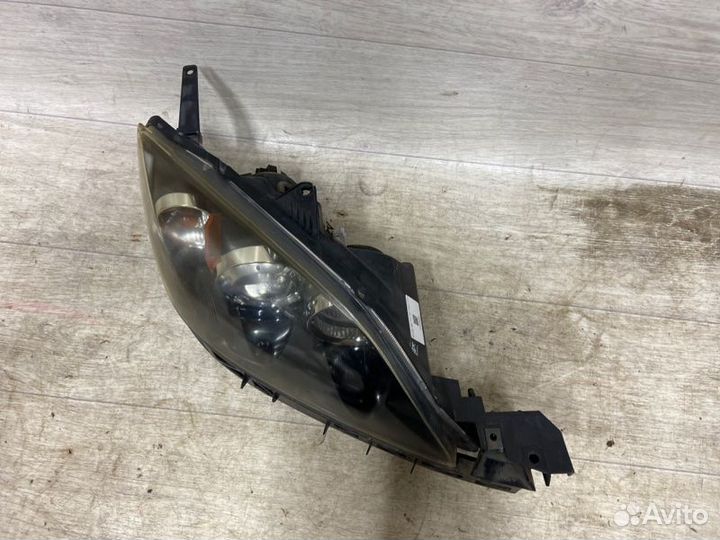 Фара правая Mazda 3 BK 2007