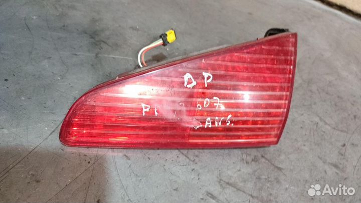 Фонарь задний правый Peugeot 607 рест