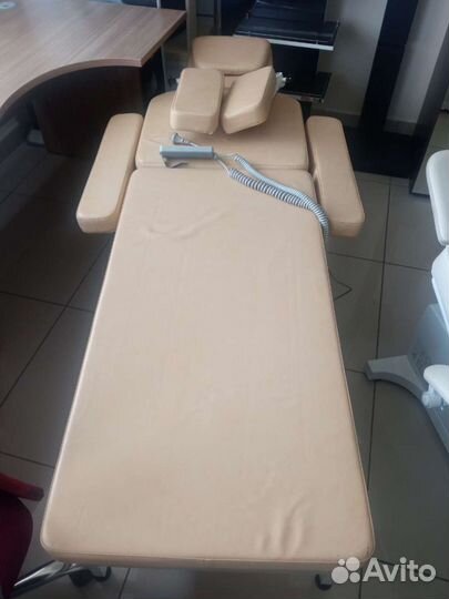 Кушетка массажная для салона и дома