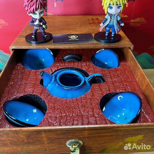 Камод с китайской посудой для чайной церемонии