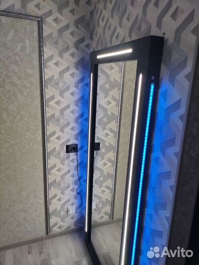 Зеркало с подсветкой в полный рост