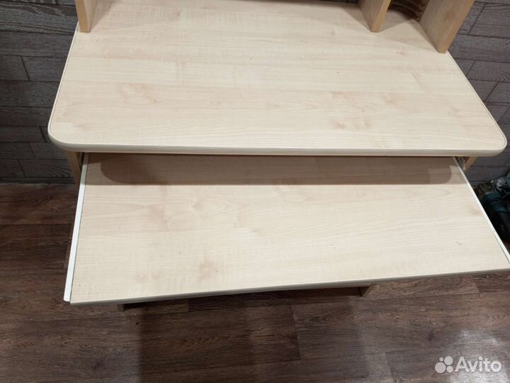 Стол компьютерный