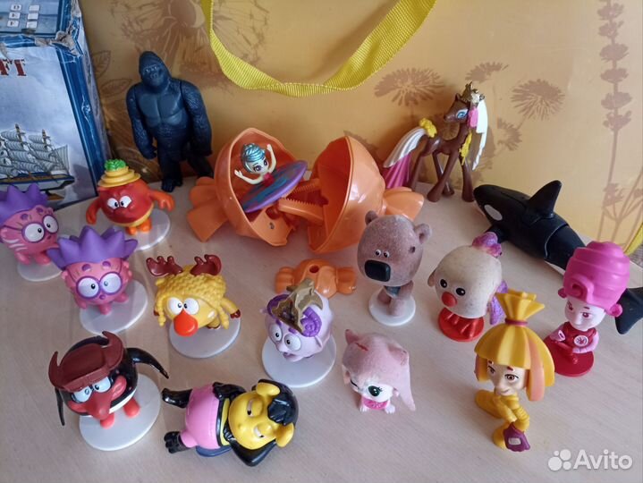 Поп ит, киндеры, прыгуны