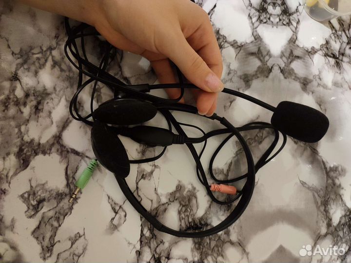 Беспроводные наушники новые
