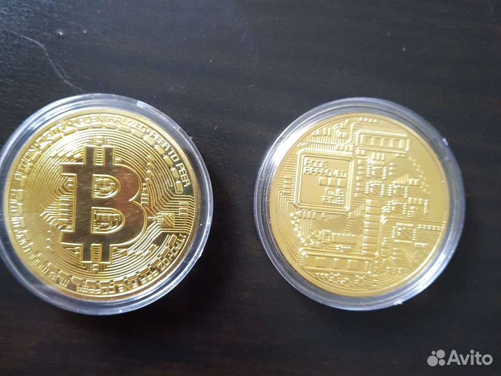 Сувенирная монета Биткойн