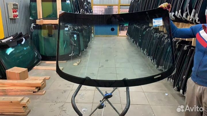 Лобовое стекло Ауди а4