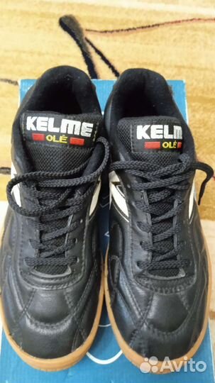 Кроссовки Kelme футбольные кожанные р.38
