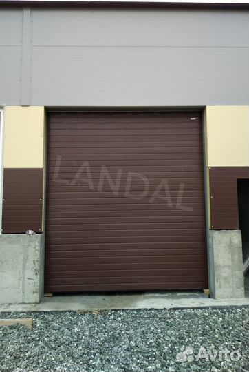 Секционные ворота