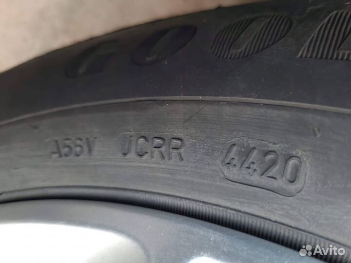 Goodyear UltraGrip Ice 2 215/65 R16 98T