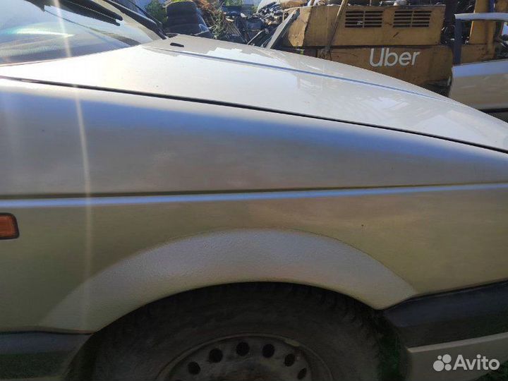 Крыло переднее правое Volkswagen Passat B3
