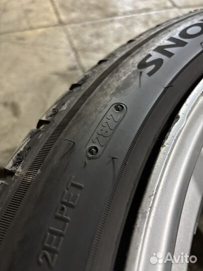 Triangle Snowlink PL02 275/40 R21