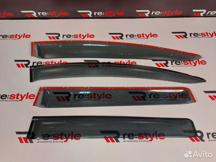 Ветровики Toyota Ractis 100 05-10г U2671