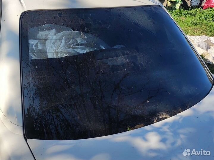 Заднее стекло лобовое Ауди 100 ц4 Audi 100 c4