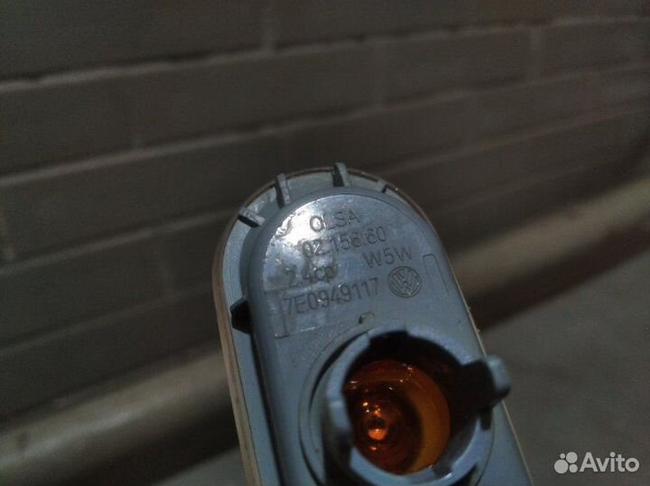 Повторитель поворота в крыло передний Volkswagen