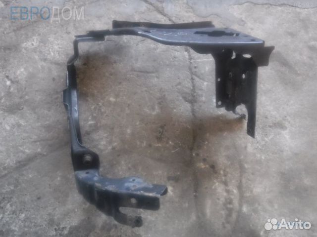 Крепление / кронштейн переднее правое mercedes W211 s1106638