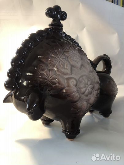 Штоф для вина керамический в форме Зубра