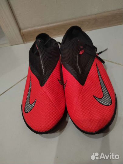 Футбольные бутсы nike