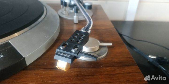 Виниловый проигрыватель Denon DP-50L