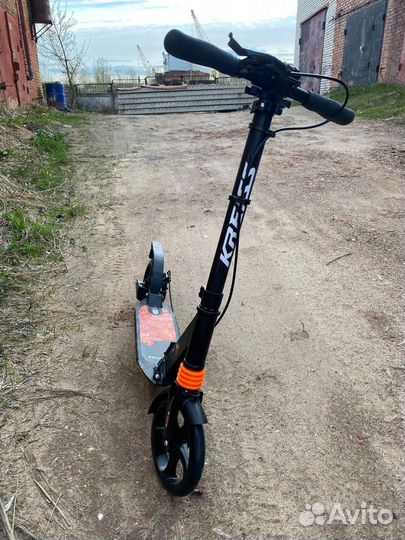 Самокат с дисковым тормозом
