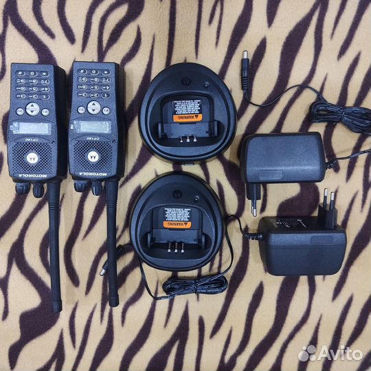 Продаётся радиостанция Motorola CP-180