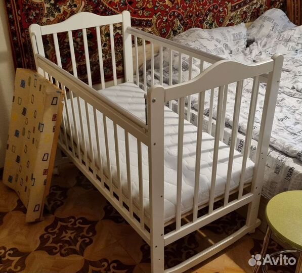 Кроватка детская с доской для пеленания